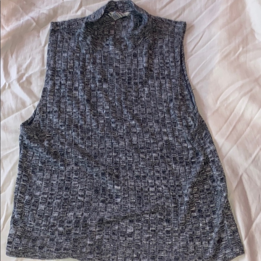 american eagle neck shirt? idk